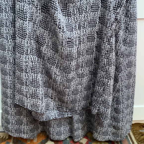 Cabi womens size 4 small flowy top and skirt - Picture 2 of 5